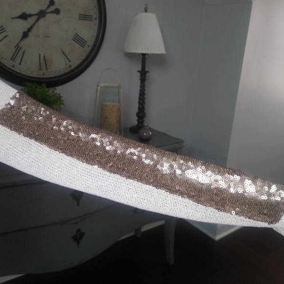 Sweater - Picture 3 of 3